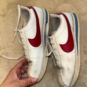 Nike Men's White and Red Classic Sneakers